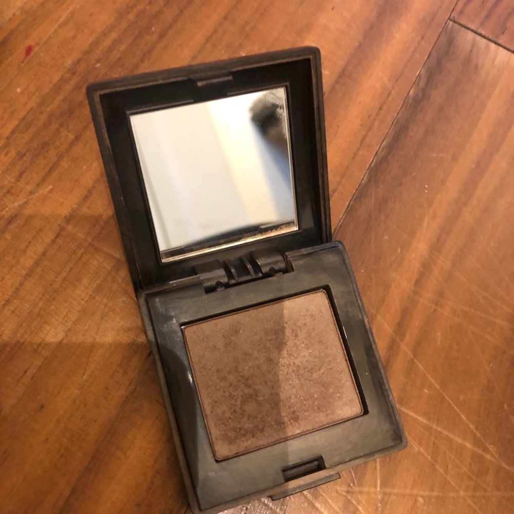 Laura Mercier Shadow